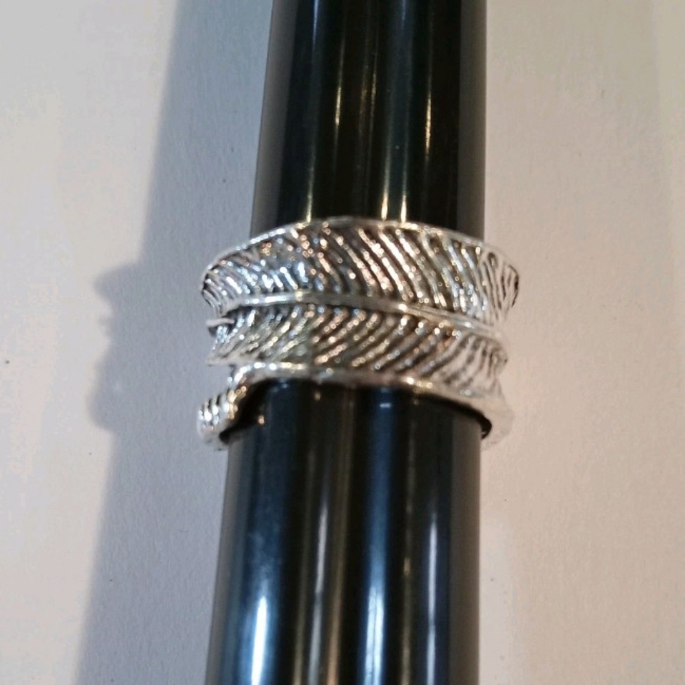 Southwestern Silver Tone Wide Feather Wrap Simulated Turquoise Cabachon Stone - Picture 2 of 4